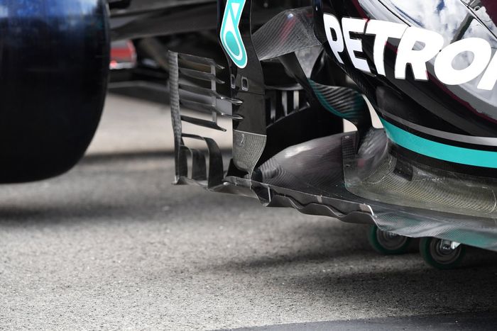Detalle del bargeboard  de Mercedes W12