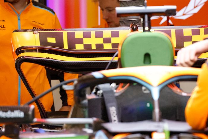 Detalle de la parte trasera del McLaren MCL60