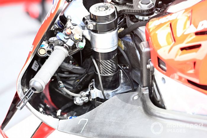 Detalle de la moto de Ducati Team