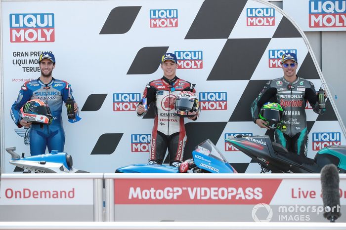 Los 3 primeros clasificados Alex Rins, Team Suzuki MotoGP, ganador de la pole Takaaki Nakagami, Team LCR Honda,  Franco Morbidelli, Petronas Yamaha SRT