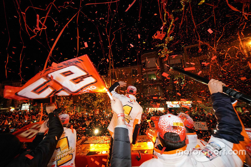 Marc Márquez, Repsol Honda Team, fête son cinquième titre MotoGP à Cervera