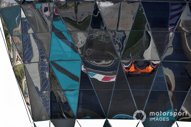 Карлос Сайнс, McLaren MCL33