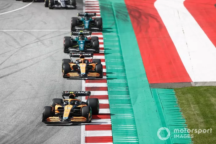 Lando Norris, McLaren MCL36, Daniel Ricciardo, Sebastian Vettel, Aston Martin AMR22