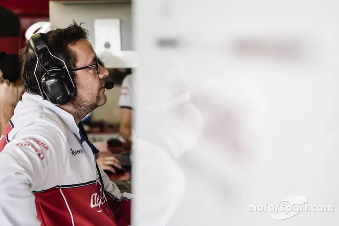 Julien Simon-Chautemps,  Ingegnere di pista di Kimi Räikkönen, Alfa Romeo