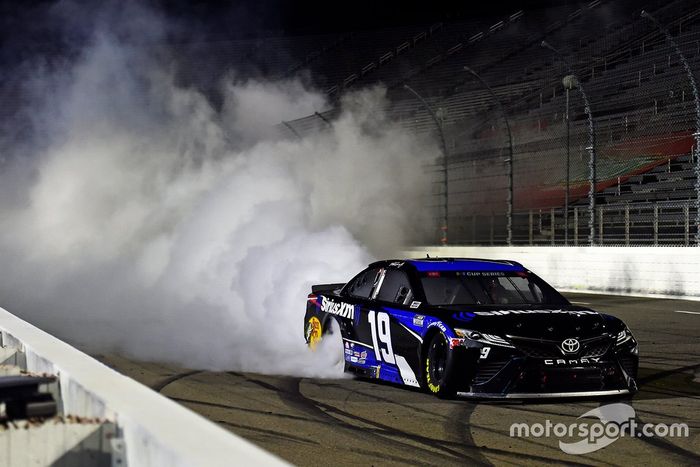 Ganador Martin Truex Jr., Joe Gibbs Racing Toyota