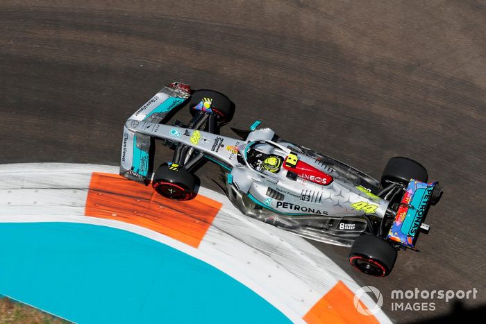 Lewis Hamilton, Mercedes W13