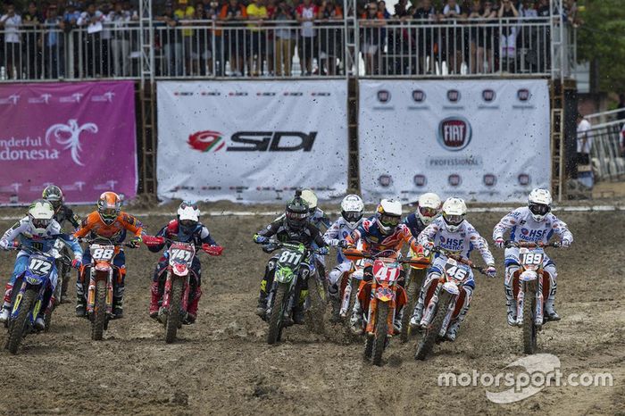 MX2: Salida carrera 2
