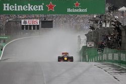 Max Verstappen, Red Bull Racing  13.11.2016. Formula 1 World Championship, Rd 20, Brazilian Grand Prix, Sao Paulo, Brazil, Race Day. - www.xpbimages.com, EMail: requests@xpbimages.com - copy of publication required for printed pictures. Every used picture is fee-liable. © Copyright: Charniaux / XPB Images