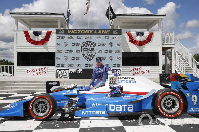 Race winner Scott Dixon, Chip Ganassi Racing Honda