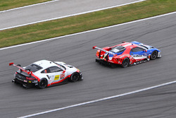#912 Porsche Team North America, Porsche 911 RSR: Kevin Estre, Laurens Vanthoor, Richard Lietz; #67