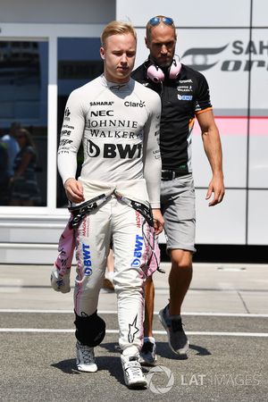 Nikita Mazepin, Force India y Daniel Schloesser entrenador de Force India