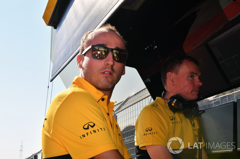 Robert Kubica, Renault Sport F1 Team and Alan Permane, Renault Sport F1 Team Race Engineer