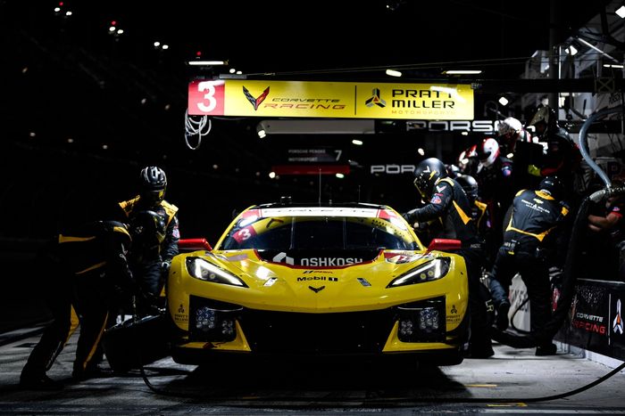 #3 Corvette Racing by Pratt Miller Motorsports Corvette Z06 GT3.R: Antonio Garcia, Alexander Sims, Marvin Kirchhöfer
