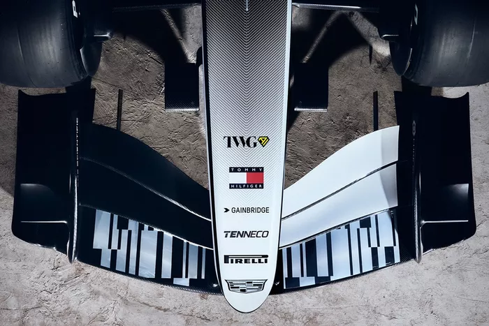 زي كاديلاك F1
