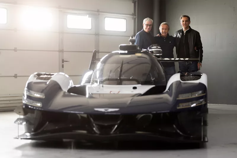 Jacky Ickx, Genesis Magma Racing, Cyril Abiteboul, Genesis Magma Racing, Luc Donckerwolke, Genesis Magma Racing