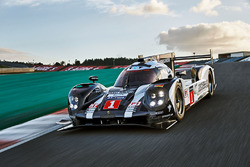 #1 Porsche Team Porsche 919 Hybrid: Тимо Бернхард, Марк Уэббер, Брендон Хартли