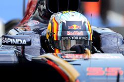 Carlos Sainz., Scuderia Toro Rosso