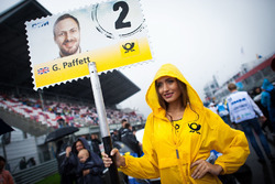 Gridgirl für Gary Paffett, Mercedes-AMG Team ART, Mercedes-AMG C63 DTM