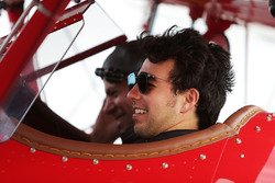 Sergio Perez, Sahara Force India F1 in een dubbeldekker