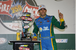 Ganador, Aric Almirola, Ford
