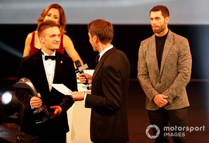 Colin Turkington recibe el Premio al Piloto Nacional del Año