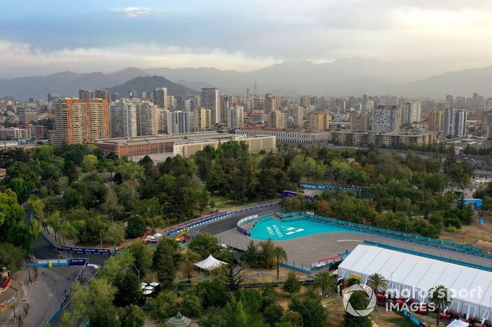 Vista de la cordillera de los Andes y el circuito