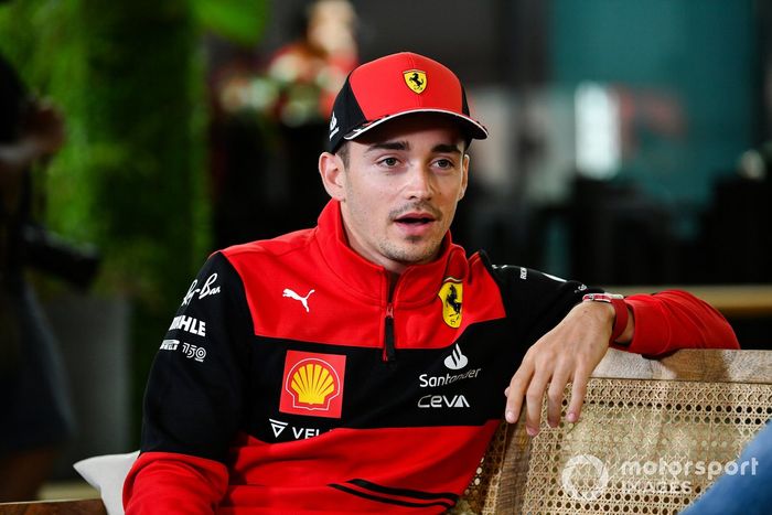 Charles Leclerc, Ferrari durante una entrevista 