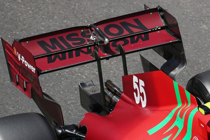 Detalle del alerón trasero del Ferrari SF21