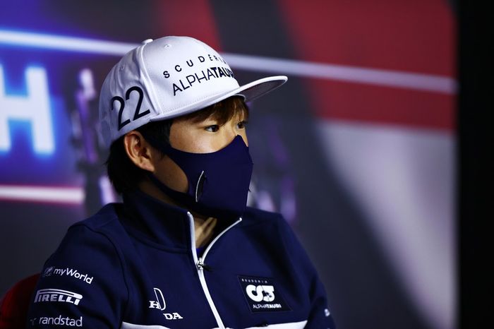 Yuki Tsunoda, AlphaTauri durante la conferencia de prensa