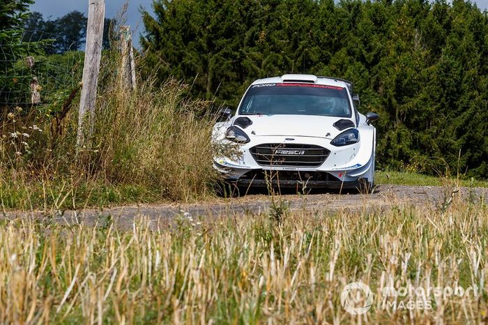 Valtteri Bottas prova la Ford Fiesta WRC del team M-Sport