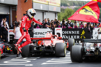 Yarış galibi Sebastian Vettel, Ferrari, Parc Ferme