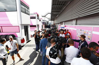 Sergio Perez, Force India, talks met de media