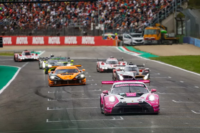 #85 Iron Dames Porsche 911 GT3 R LMGT3 : Celia Martin, Rahel Frey, Michelle Gatting
