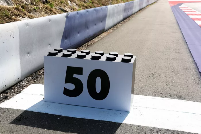 Brake marker Lego block