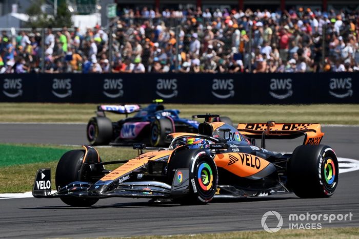 Oscar Piastri, McLaren MCL60, Pierre Gasly, Alpine A523