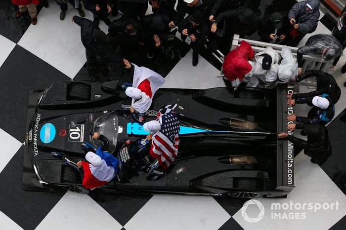 #10 Wayne Taylor Racing Cadillac DPi: Renger Van Der Zande, Jordan Taylor, Fernando Alonso, Kamui Kobayashi