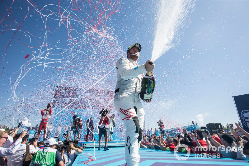 Winner Sam Bird, Envision Virgin Racing celebrates on the podium