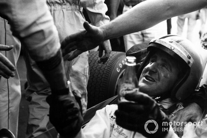 Denny Hulme - 1 victoria (1967)