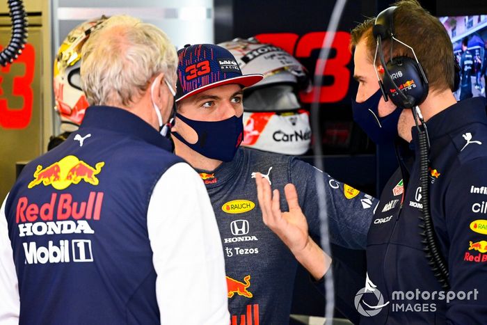 Max Verstappen, Red Bull Racing, con Helmut Marko, asesor de Red Bull Racing
