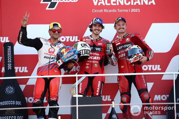 Podio: segundo lugar Jorge Martín, Pramac Racing, ganador  Francesco Bagnaia, Ducati Team, tercer lugar Jack Miller, Ducati Team