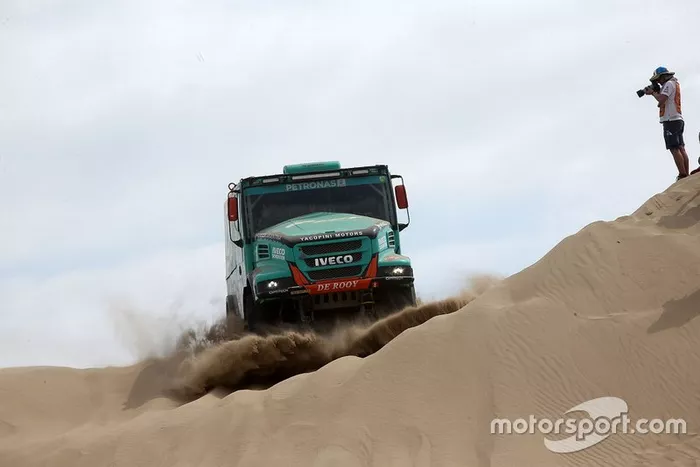 #513 Team De Rooy Iveco: Maurik van den Heuvel, Martijn van Rooij, Peter Kuijpers
