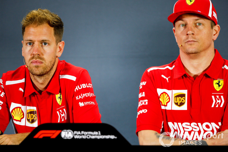 Sebastian Vettel, Ferrari, et Kimi Raikkonen, Ferrari, en conférence de presse