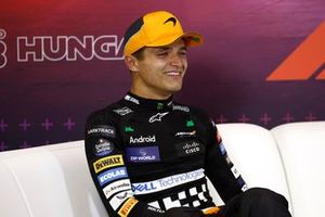 Lando Norris, McLaren F1 Team, 2ª posición, en la rueda de prensa