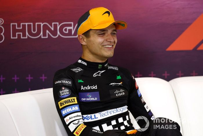 Lando Norris, McLaren F1 Team, 2ª posición, en la rueda de prensa