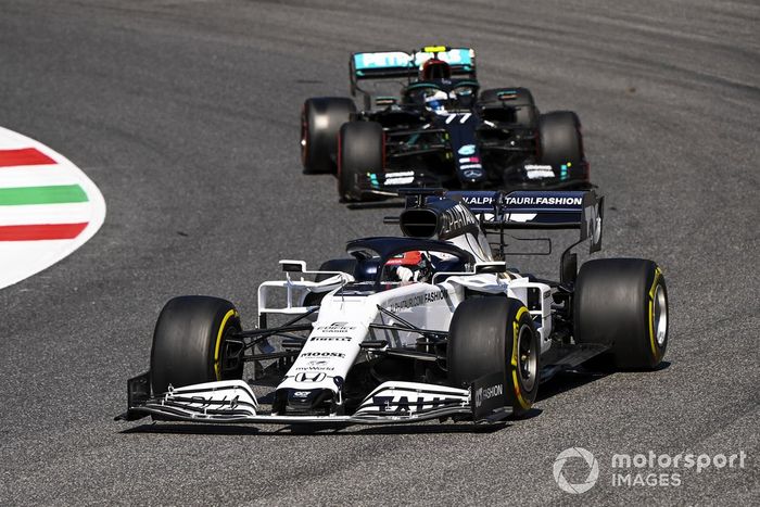 Daniil Kvyat, AlphaTauri AT01, Valtteri Bottas, Mercedes F1 W11