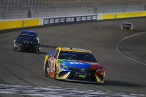 #18: Kyle Busch, Joe Gibbs Racing, Toyota Camry M&M's