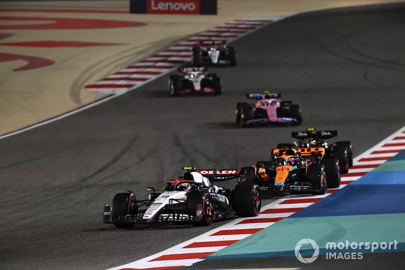 Yuki Tsunoda, AlphaTauri AT04, Oscar Piastri, McLaren MCL60, Zhou Guanyu, Alfa Romeo C43