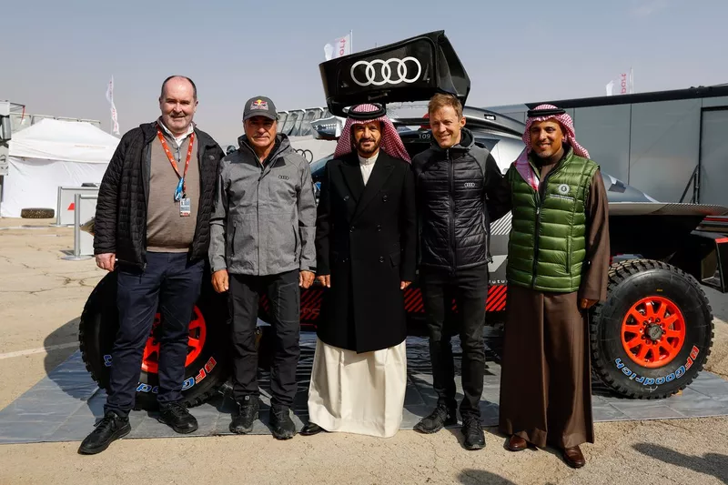 Robert Raid, #207 Team Audi Sport Audi: Carlos Sainz, Mohammed Ben Sulayem, President FIA, #211 Team Audi Sport Audi: Mattias Ekstrom, SAR Prince Khalid bin Sultan Al-Abdullah Al-Faisal, President Saudi Automobile & Motorcycle Federation and Saudi Motorsport Company