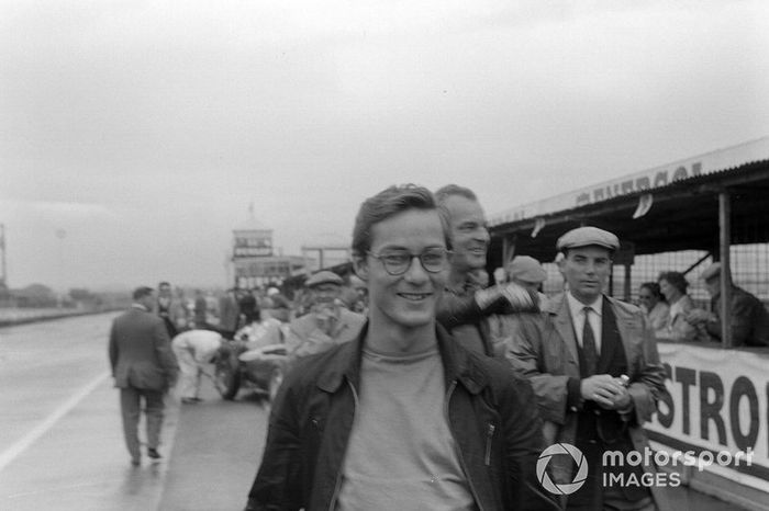 Masten Gregory con Harry Schell y Bernard Cahier