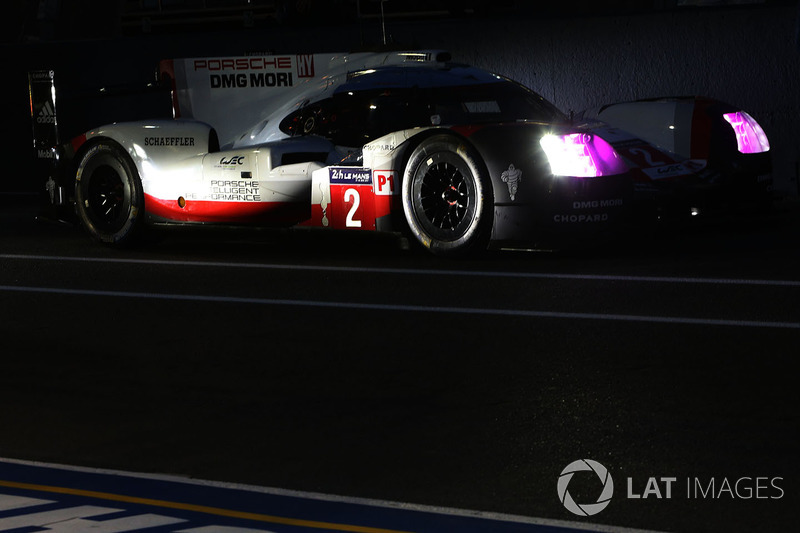 4. №2 Porsche Team, Porsche 919 Hybrid: Брендон Хартли, Эрл Бамбер, Тимо Бернхард